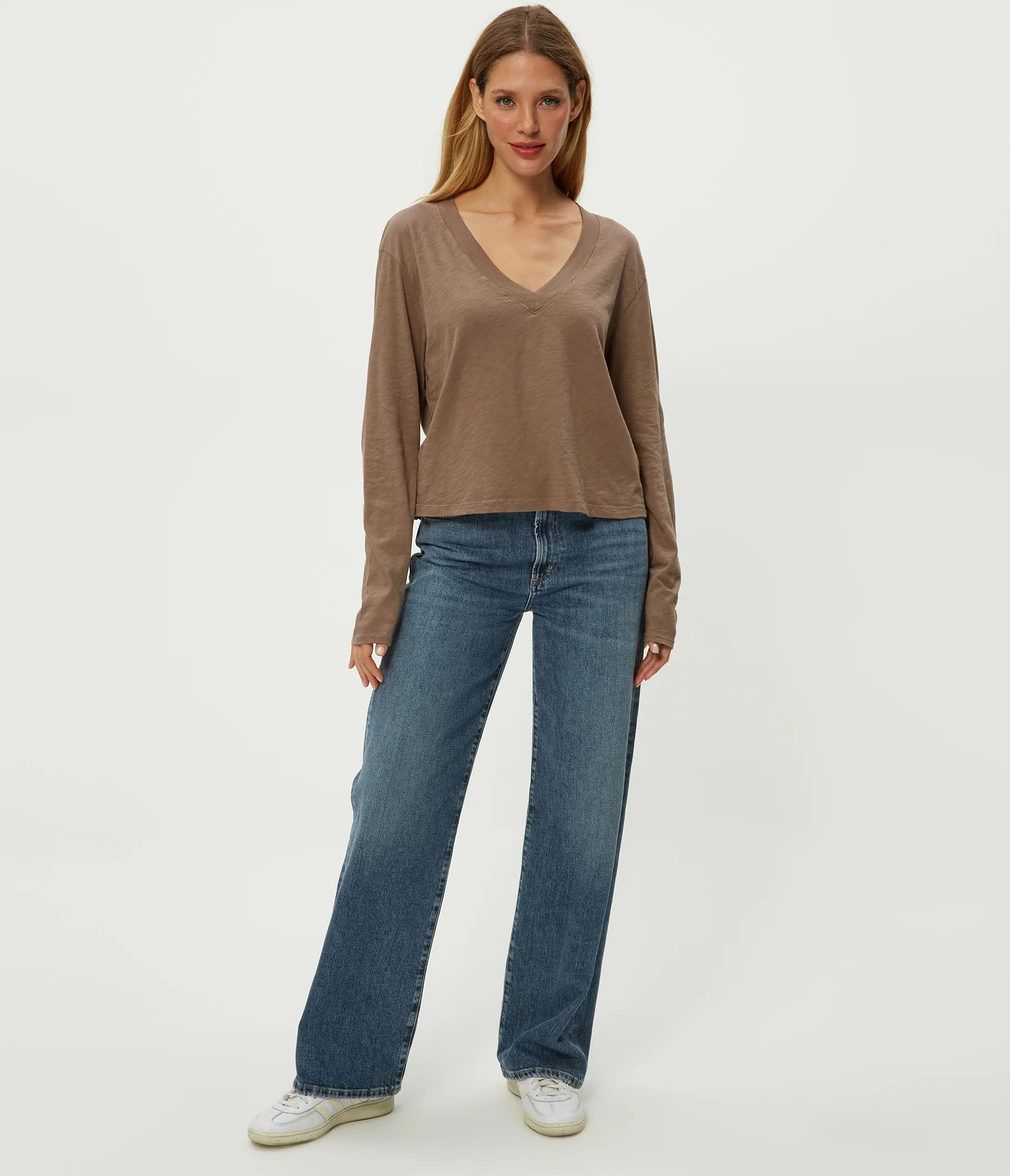 Brea Cropped V-Neck Tee - Image 18