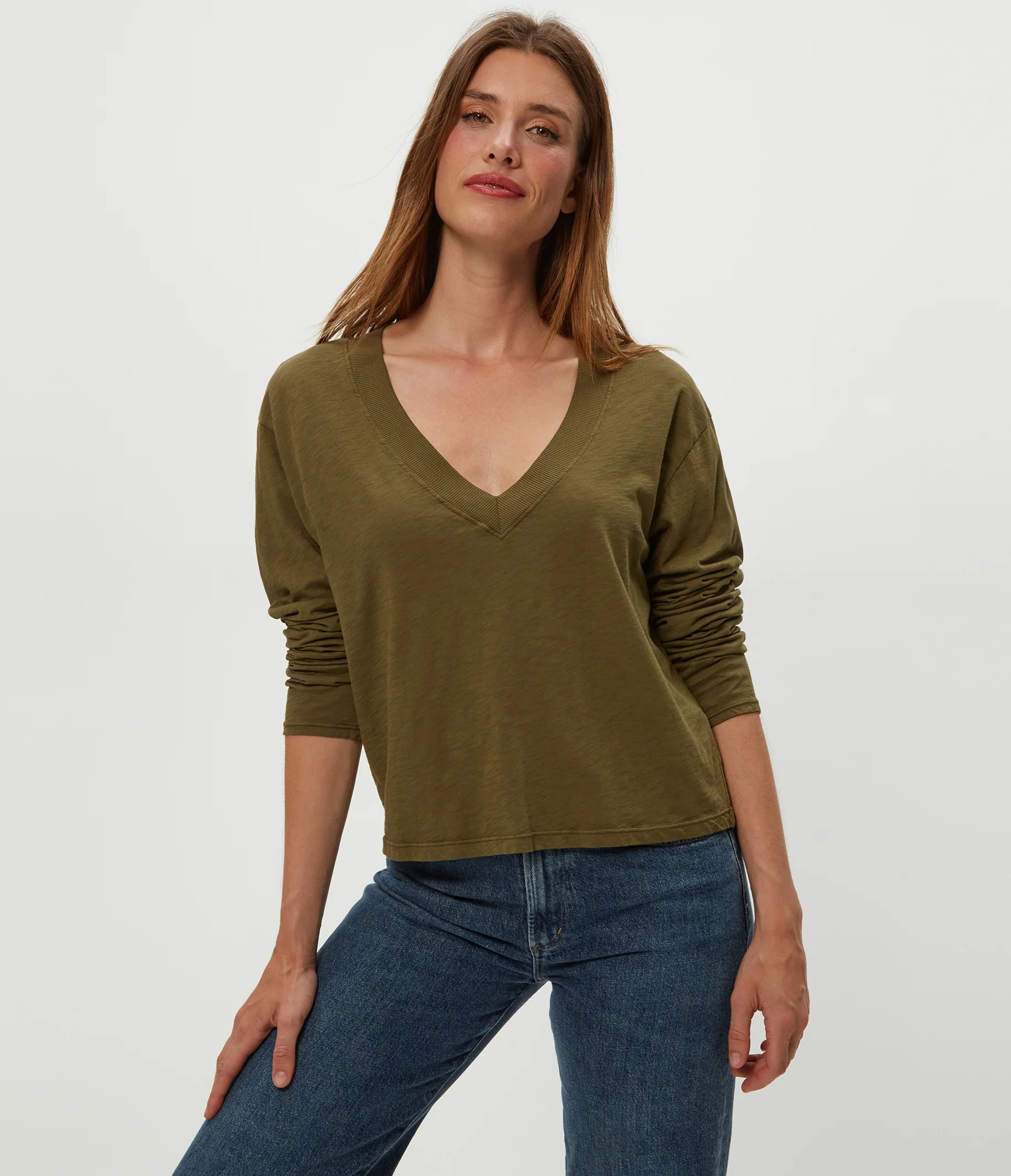 Brea Cropped V-Neck Tee - Image 25