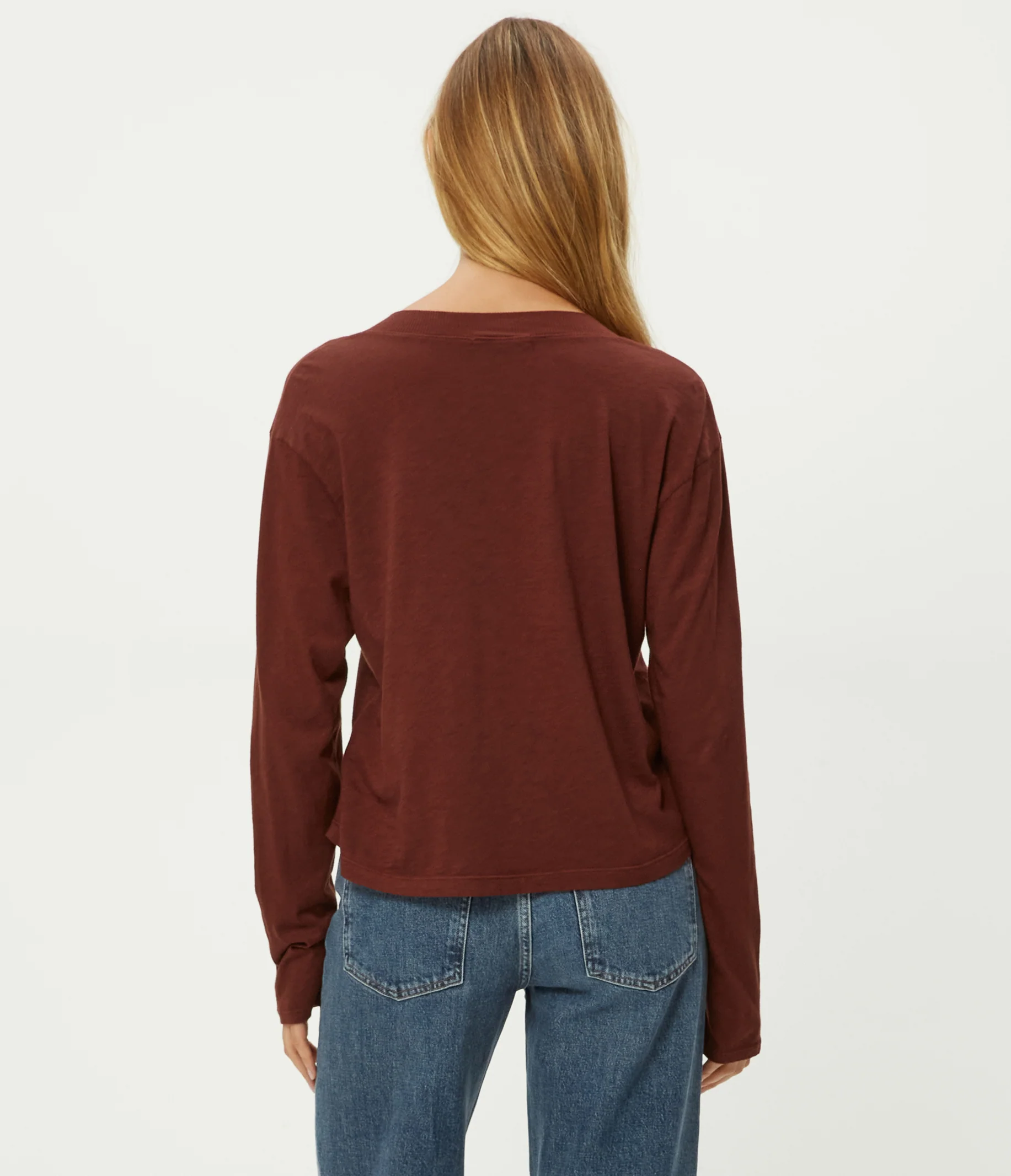 Brea Cropped V-Neck Tee - Image 32