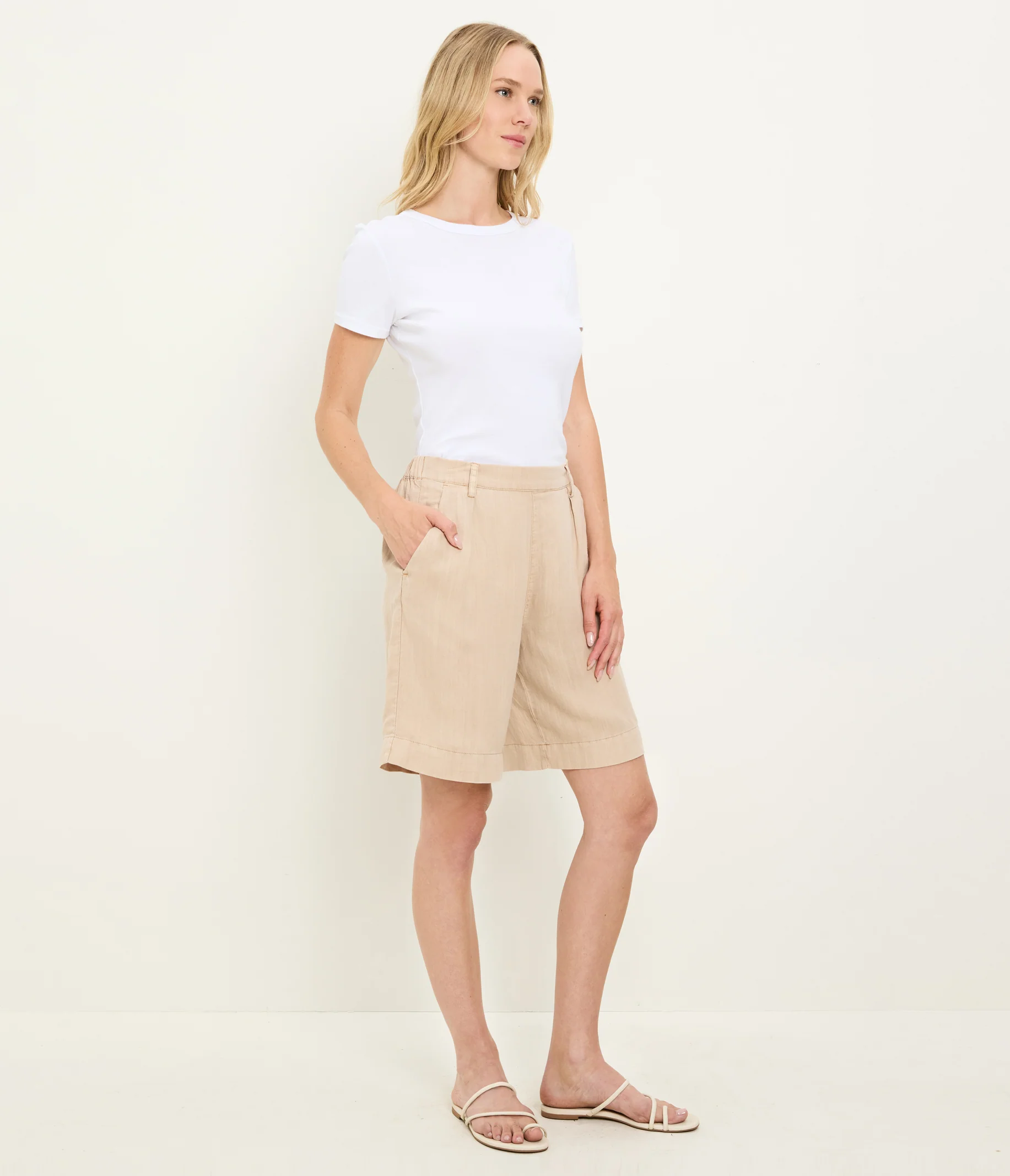 Lacey Linen Short