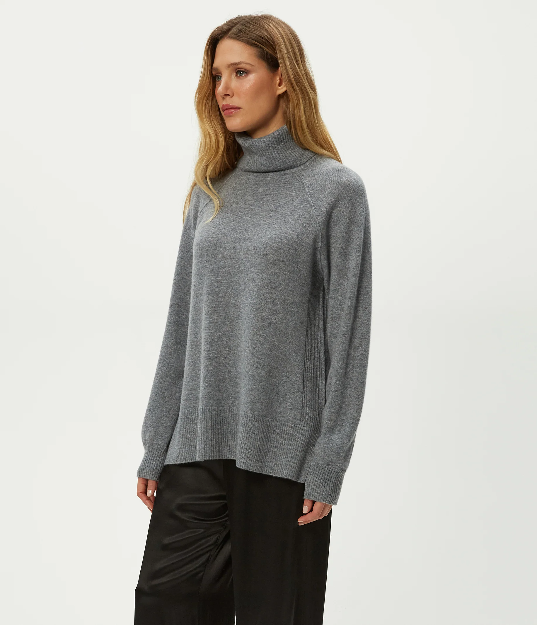 Tegan Cashmere Turtleneck - Image 3